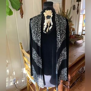 CHICO’S Travelers Black/White Vest Size 1